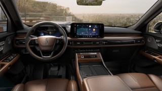 2025 Lincoln Lincoln Aviator Internal Image 2